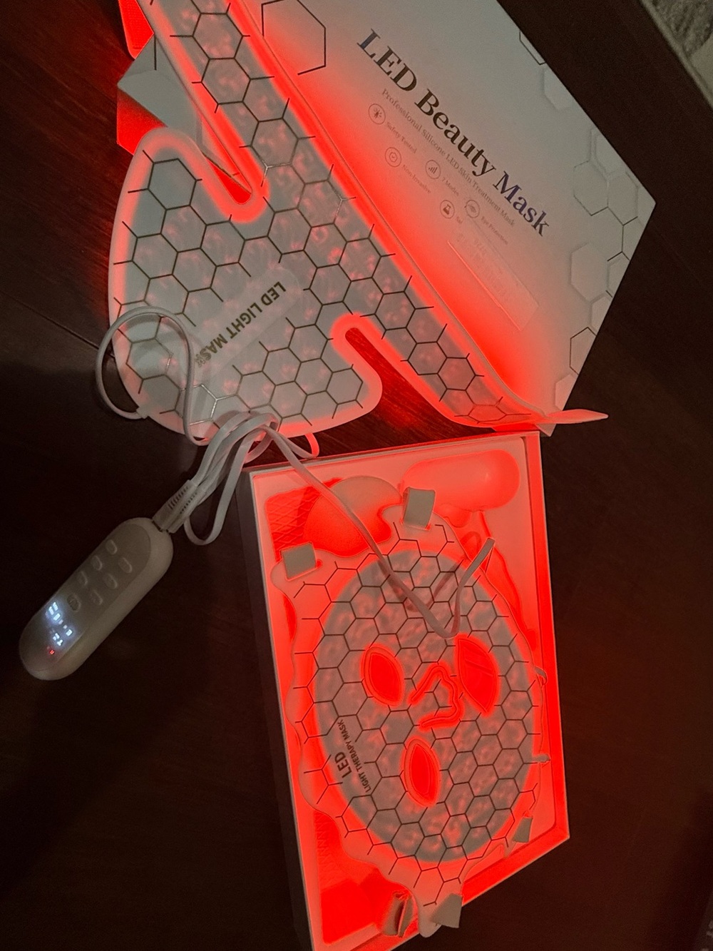 LED Beauty Mask - White with Gold Hex Pattern - Picture 3 of 3